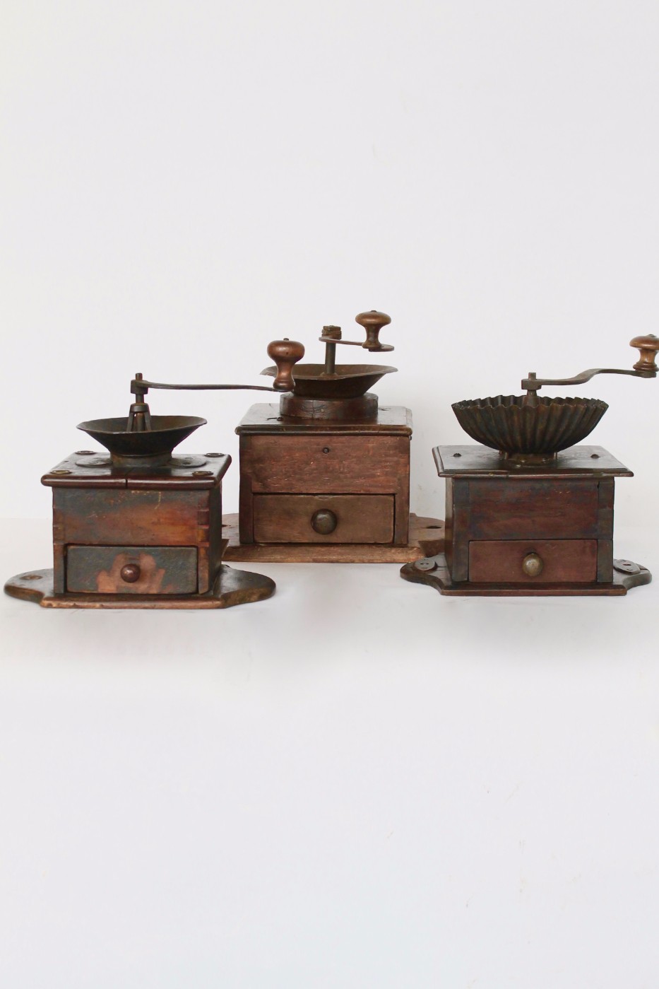 Set of late 18cent. very large coffee grinders . France , Pyrenée 