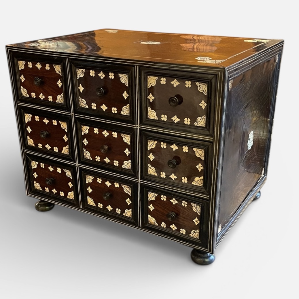 Anglo Indian cabinet in Padouk and ivory inlay