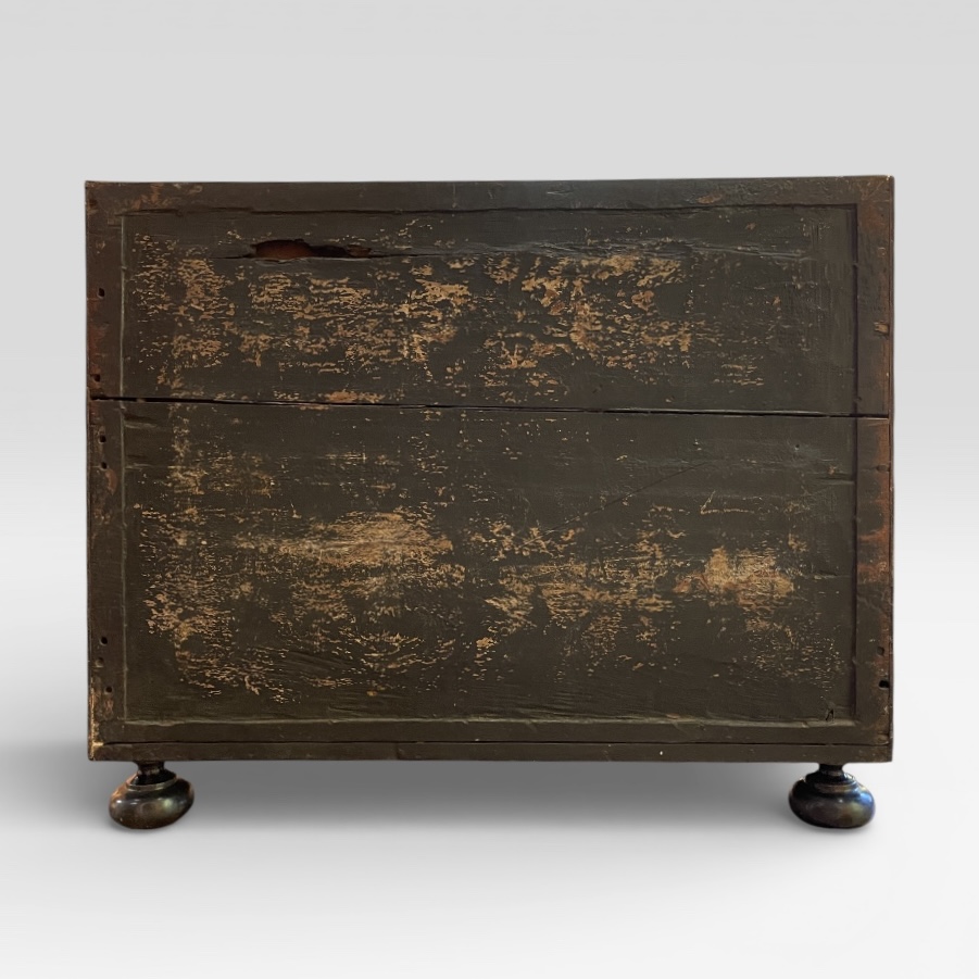 Anglo Indian cabinet in Padouk and ivory inlay