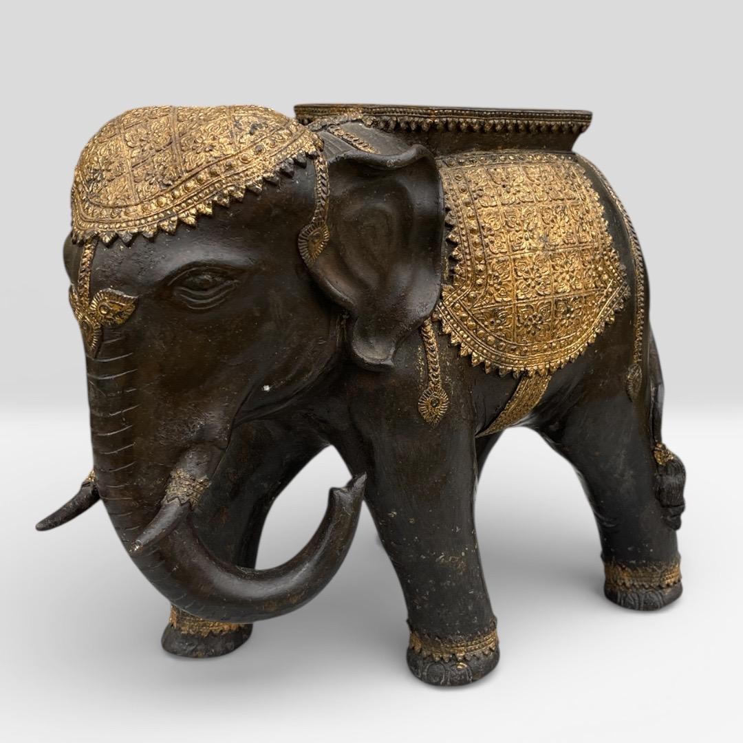 Bronze elephant 