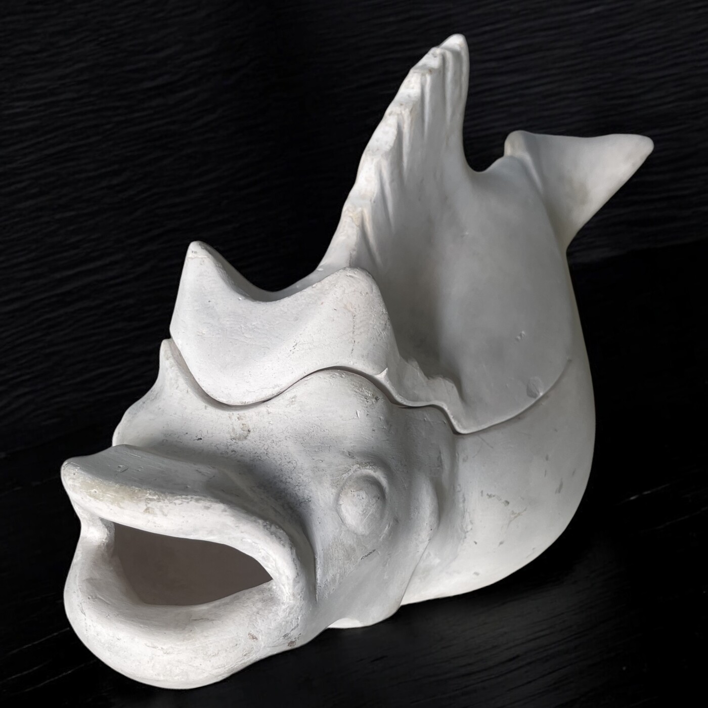 Des terrine de poisson on terre à pipe, des années 40