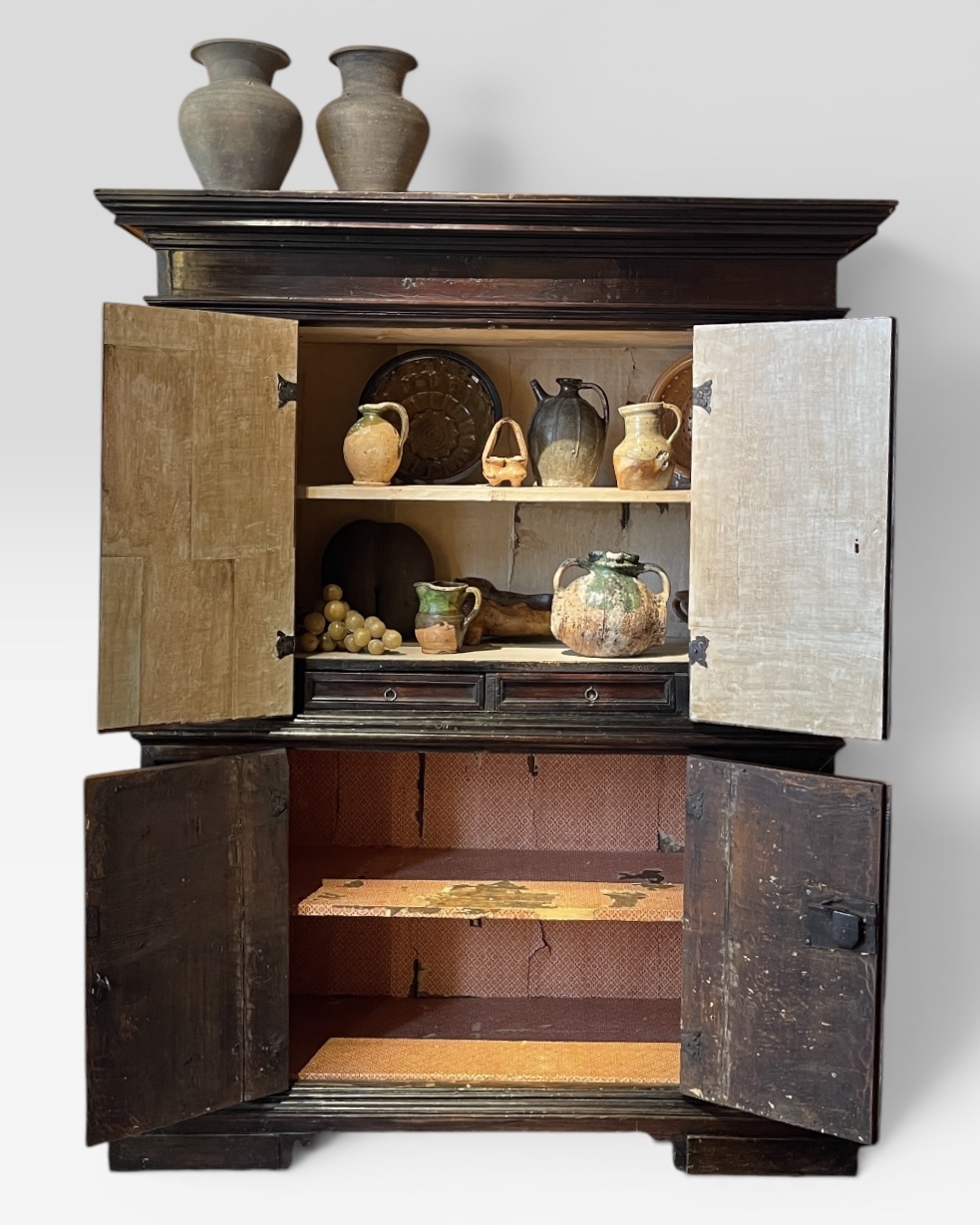 Early 17th century Credenza in walnut from the region of Puglia , Italy