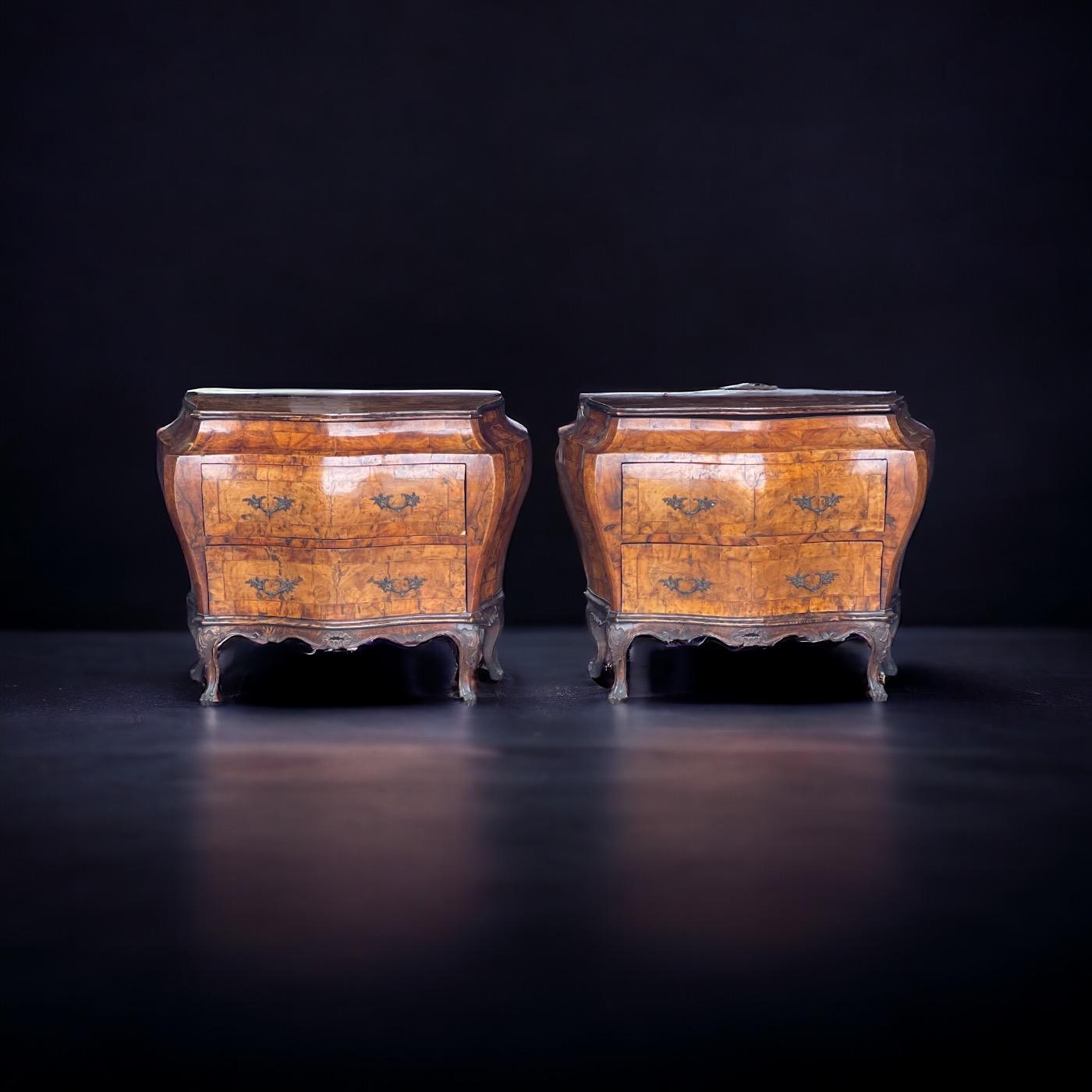 Pair of Venetian chest of drawers in olive wood circa 1800