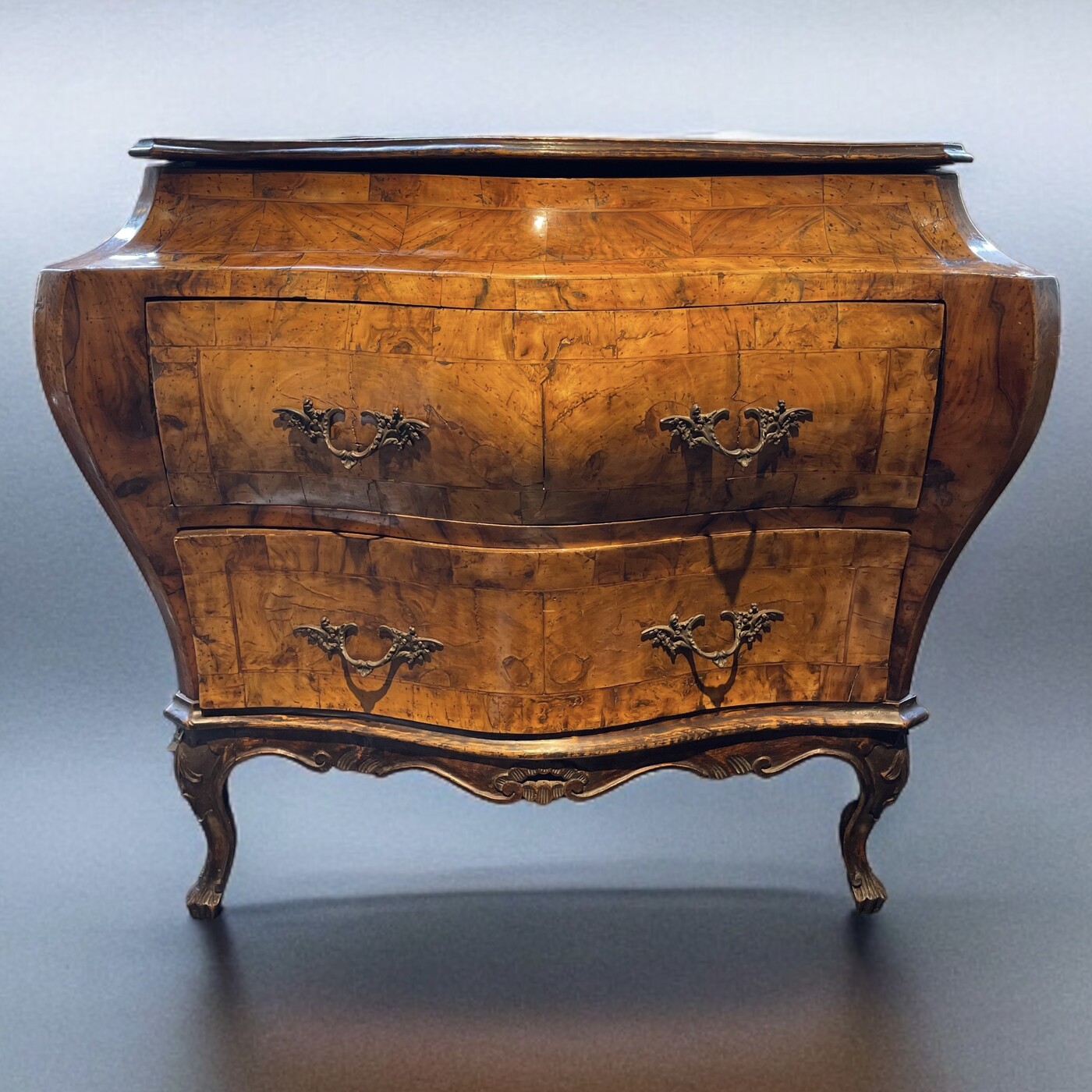 Pair of Venetian chest of drawers in olive wood circa 1800